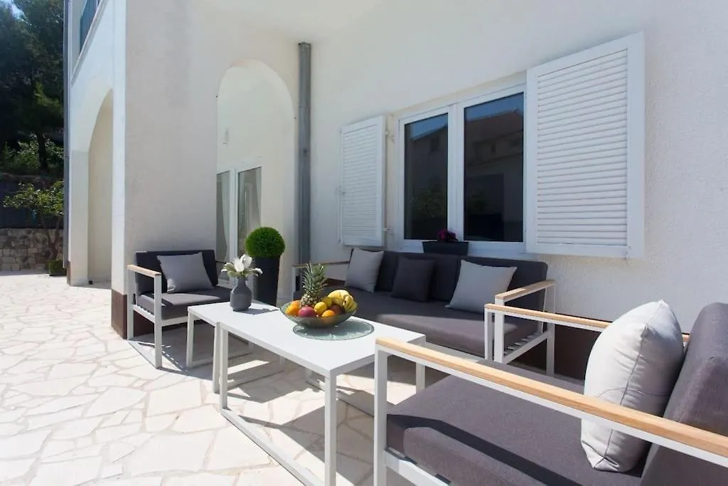 Luxury Villa, 40 Sqm Heated Private Pool, Gym, Seaview, 200M To Beach, 7 Bedrooms Trogir Croatia