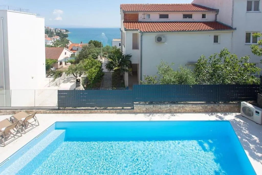 Villa Luxury Villa, 40 Sqm Heated Private Pool, Gym, Seaview, 200M To Beach, 7 Bedrooms Trogir