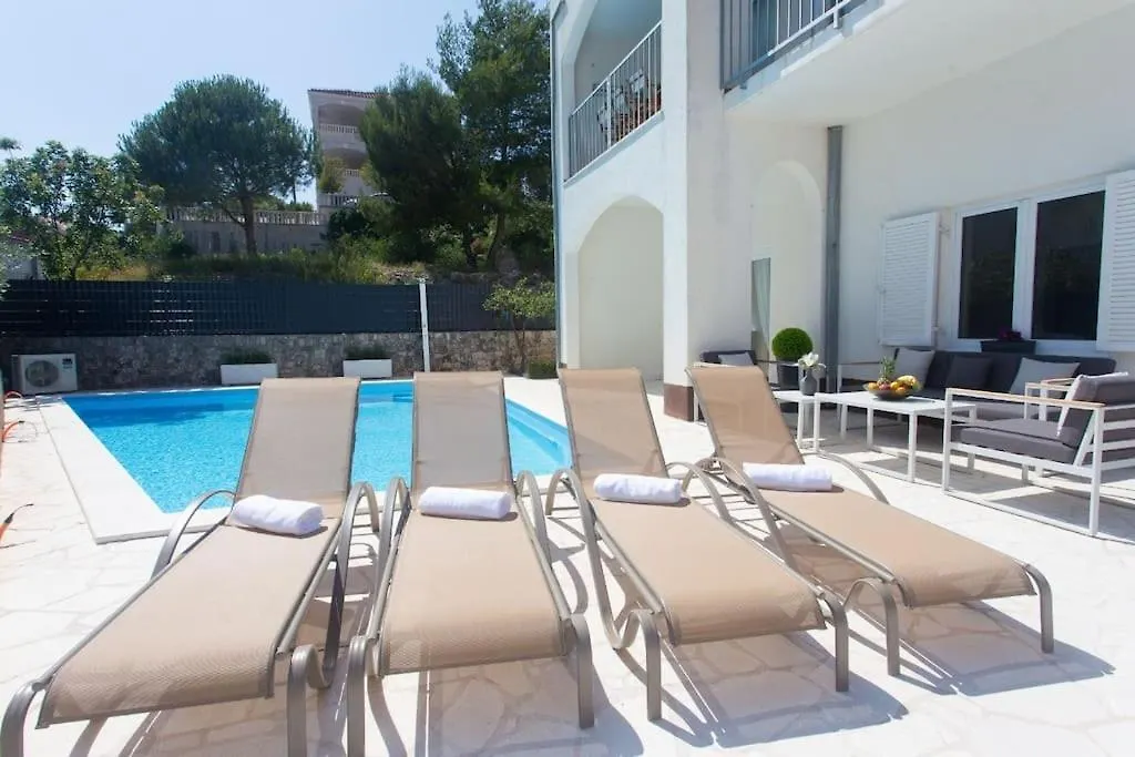 Villa Luxury Villa, 40 Sqm Heated Private Pool, Gym, Seaview, 200M To Beach, 7 Bedrooms Trogir Croatia