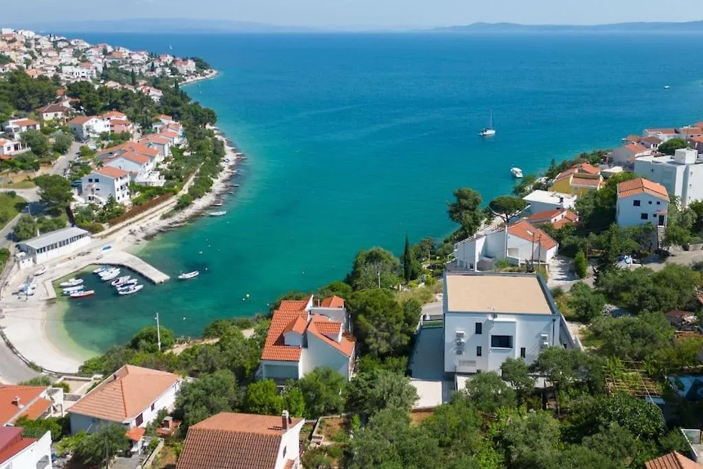 Luxury Villa, 40 Sqm Heated Private Pool, Gym, Seaview, 200M To Beach, 7 Bedrooms Trogir 0*,