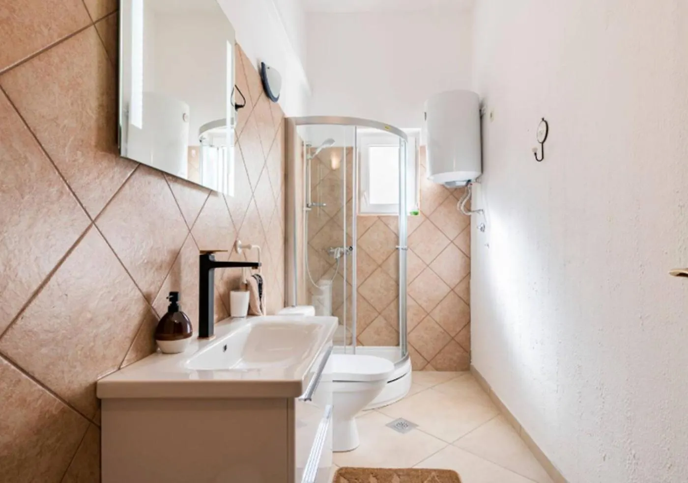 Luxury Villa, 40 Sqm Heated Private Pool, Gym, Seaview, 200M To Beach, 7 Bedrooms Trogir Villa